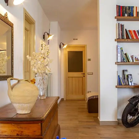 Domus - Teloni 빌라 몬테지오르지오